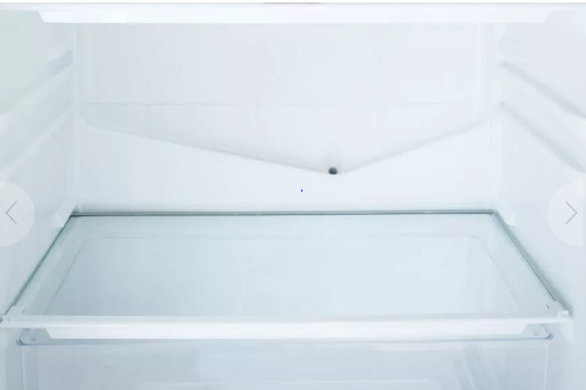 Для чего нужно отверстие в задней части холодильника