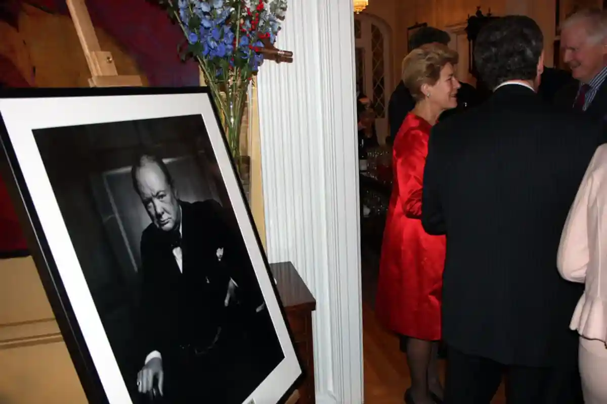 Из отеля в Оттаве украли знаменитую фотографию Уинстона Черчилля