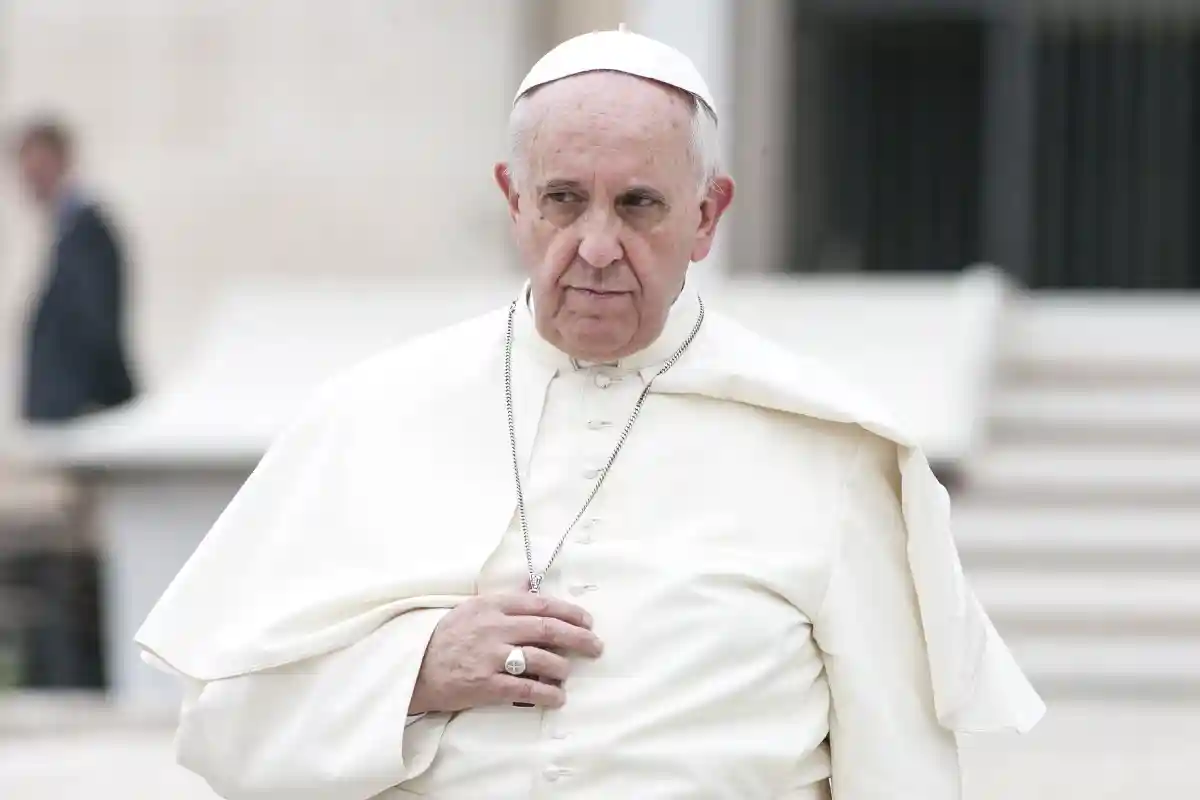 Папа Римский прокомментировал убийство Дарьи Дугиной. Фото: giulio napolitano / Shutterstock.com