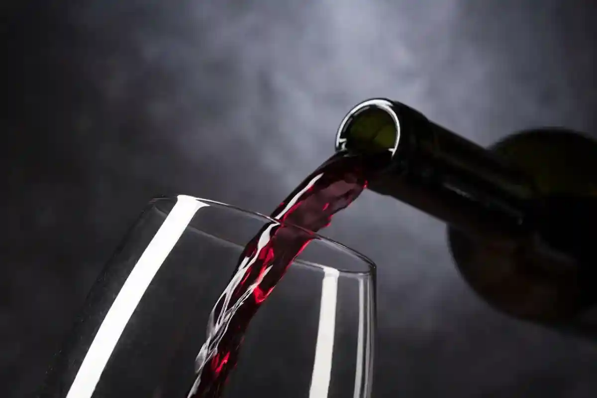 Порошковое вино недешево в производстве. Гораздо дешевле его просто разбавлять. Фото: Vinotecarium / pixabay.com