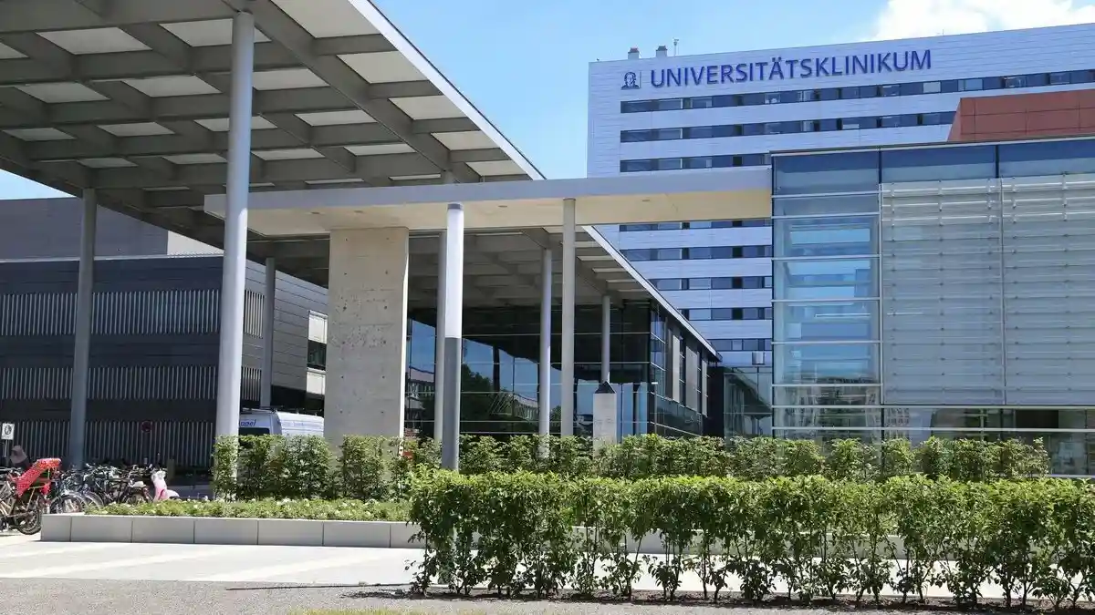Предупредительная забастовка в больнице Франкфурта фото 1