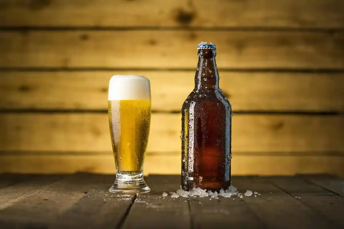 Просроченное пиво в некоторых случаях можно пить без опасения спустя годы. Фото: Caravel-Productions / pixabay.com