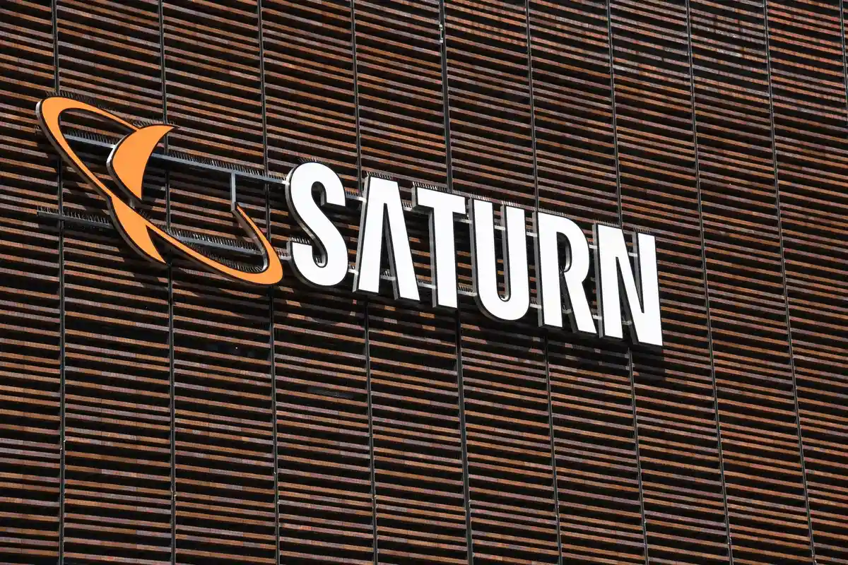 Saturn и Galeria Kaufhof отключают эскалаторы. Фото: nitpicker / shutterstock.com