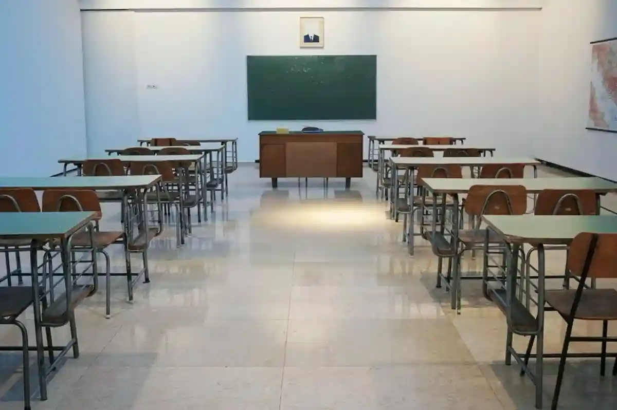 Штарк-Ватцингер: закрытия общеобразовательных школ не будет