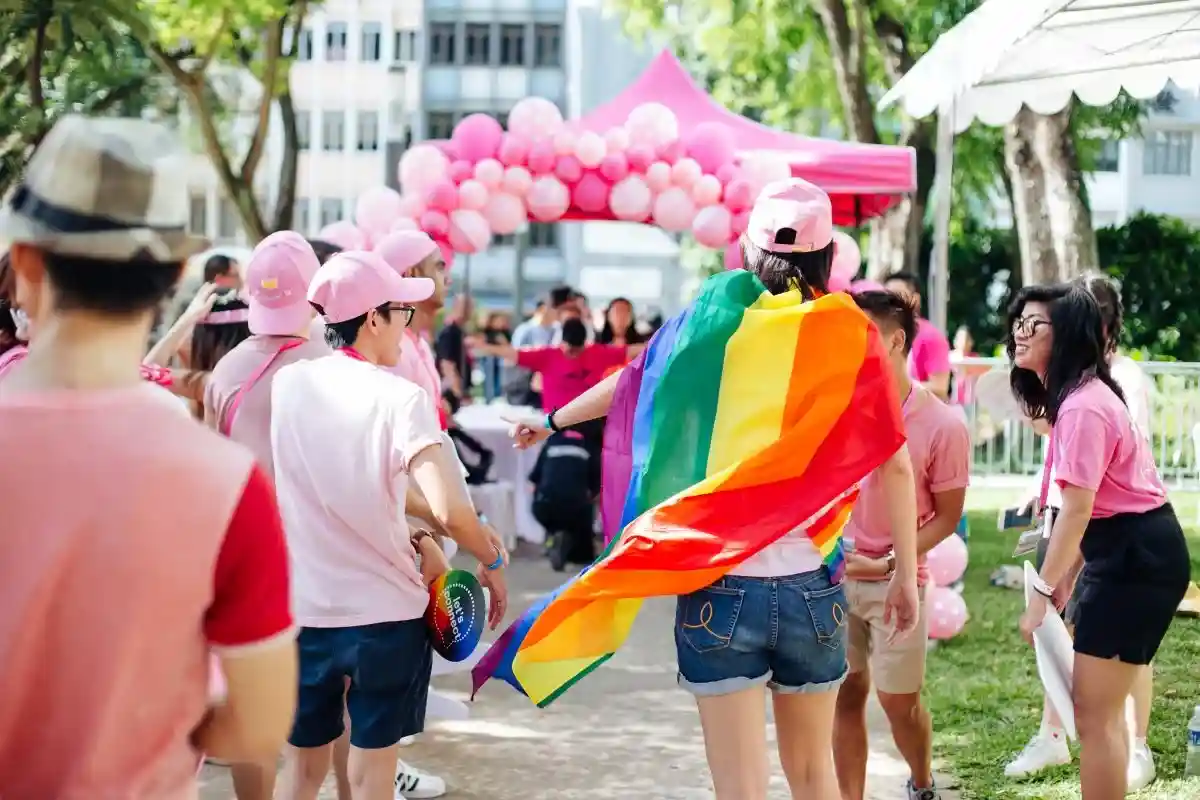 Сингапур отменяет запрет на гомосексуальные отношения. Закон давно не применялся на практике, и ЛГБТ-сообщество даже организует крупные фестивали в Сингапуре. Фото: Watsamon Tri-yasakda / shutterstock.com