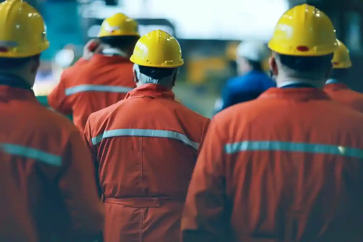 Слова Трасс о британских рабочих: Они виноваты в низкой производительности труда в стране. Фото: Kichigin / shutterstock.com