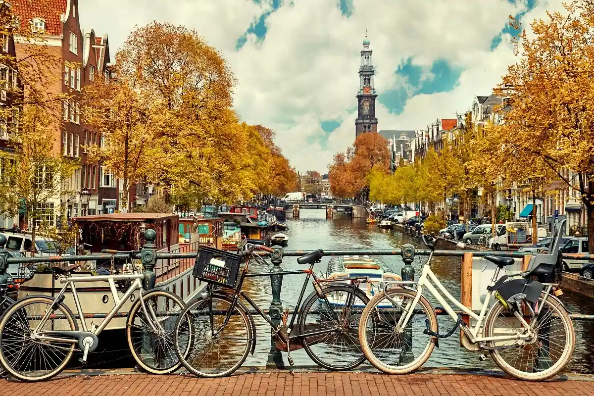 Амстердам. Фото: Yasonya / shutterstock.com