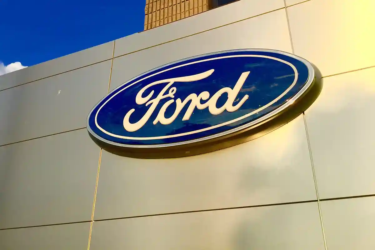 Увольнения в Ford