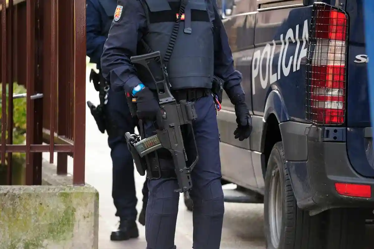 В Испании провели эвтаназию подсудимому, который устроил перестрелку с полицейскими. Фото: lglztttphotos / shutterstock.com