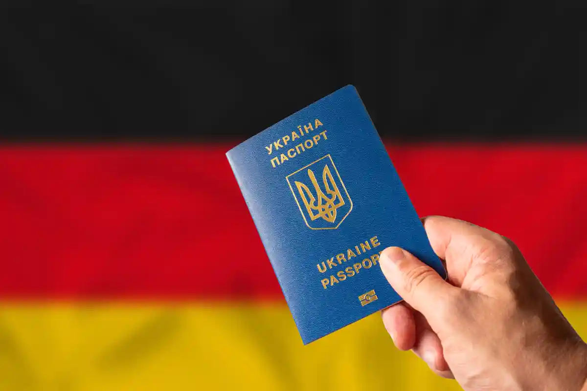 Как украинцам не потерять выплаты в Германии