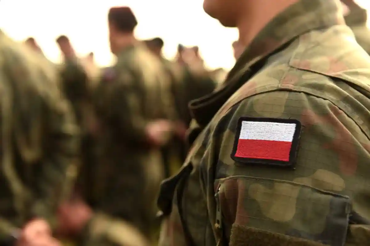 Военные расходы Польши увеличатся вдвое. Фото: Bumble Dee / Shatterstock.com
