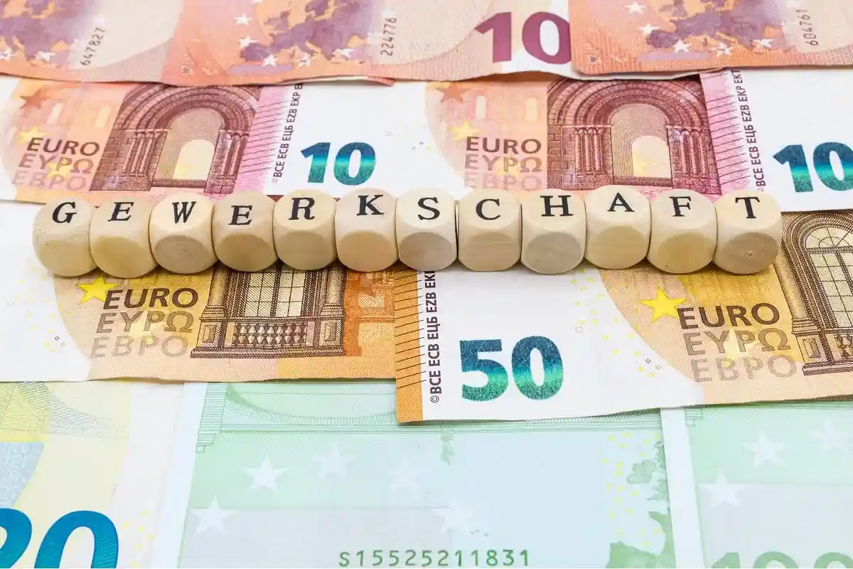 12 евро в час: кто в выигрыше. Фото: Pusteflower9024 / Shatterstock.com