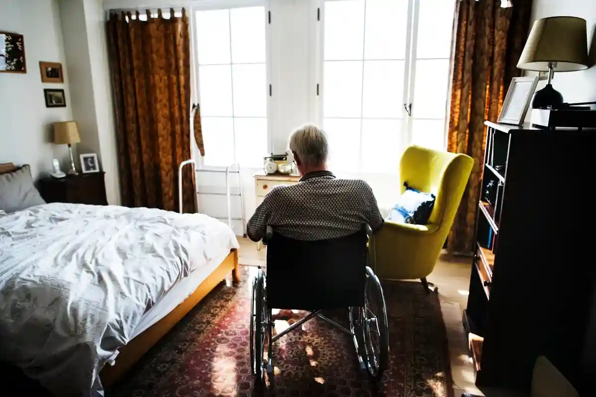 30% немцев выберут эвтаназию вместо дома престарелых. Фото: H_Ko / shutterstock.com