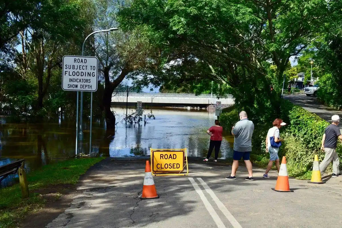 Наводнение в Австралии. Фото: Slow Walker / shutterstock.com