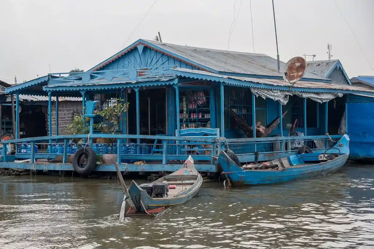 Спасатели в Камбодже продолжают поиск 10 китайцев