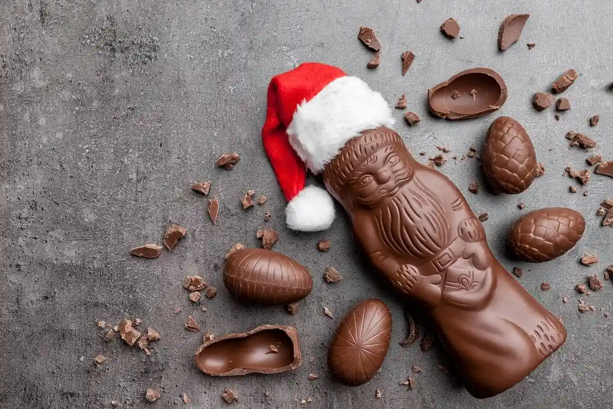 После Рождества шоколадные Санты продаются со значительной скидкой. Фото: And-One / shutterstock.com
