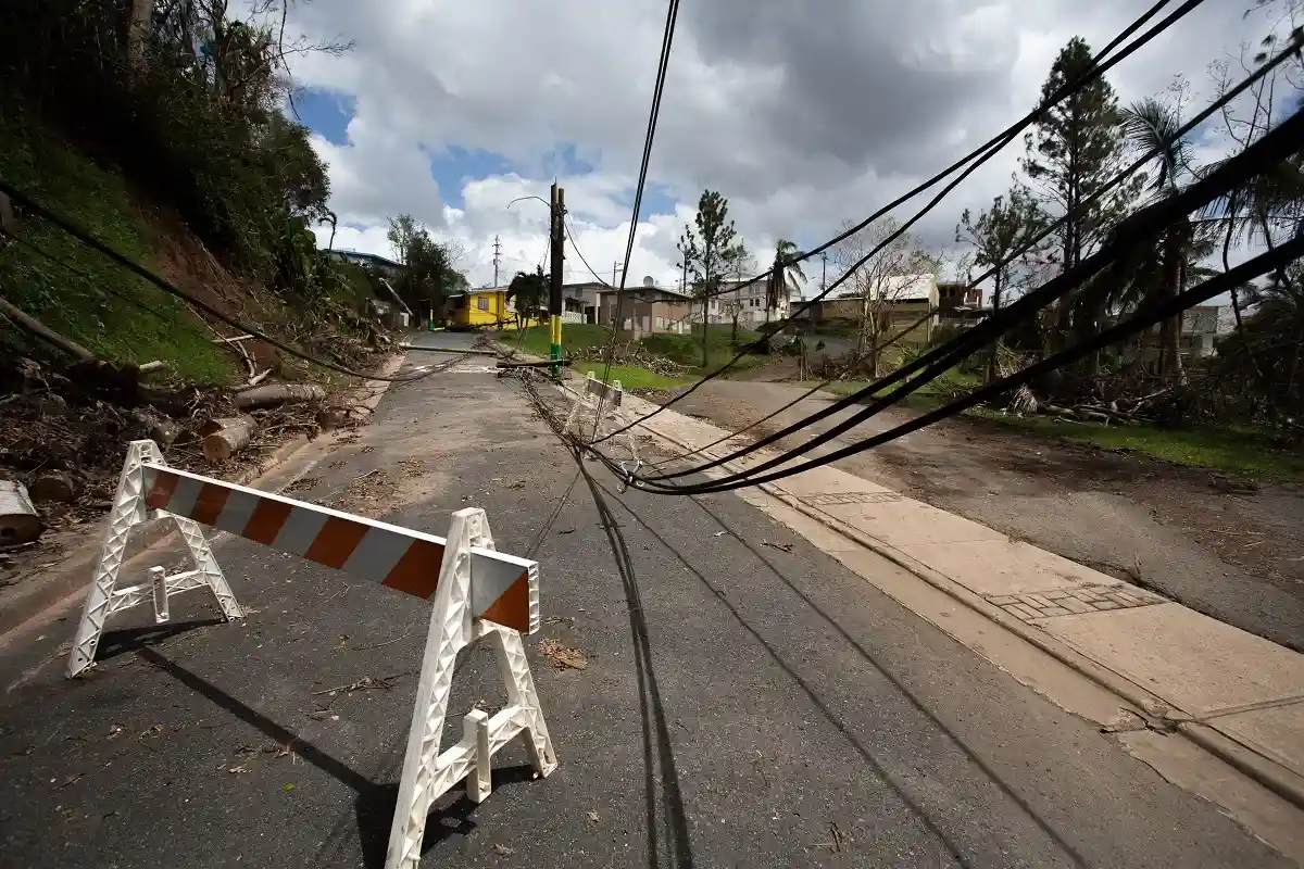 «Запущенные» электросети: жители Пуэрто-Рико остаются без света