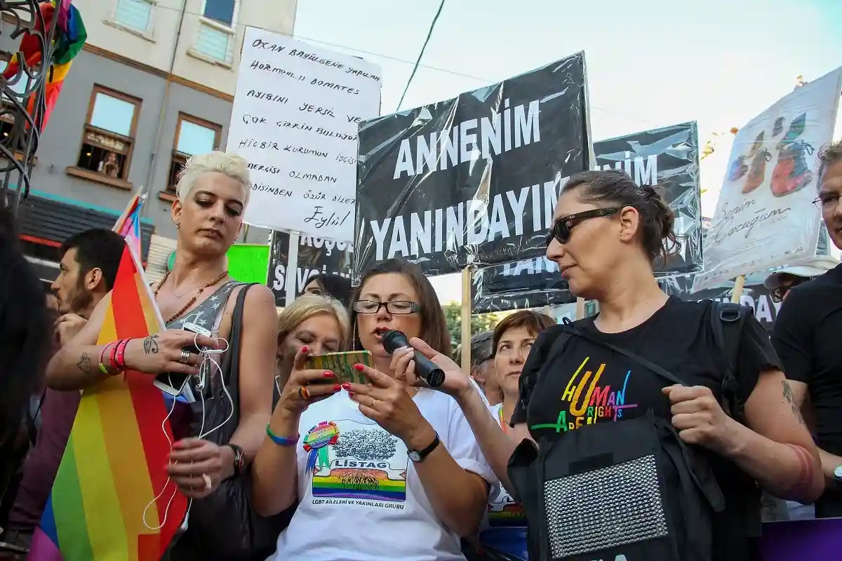 В Турции прошел крупный митинг против ЛГБТК