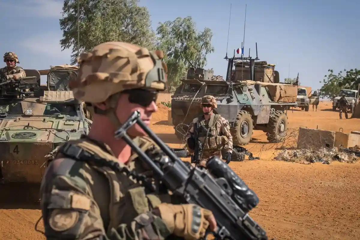 Германия следит за российскими военными в Мали. Фото: Fred Marie / Shutterstock.com