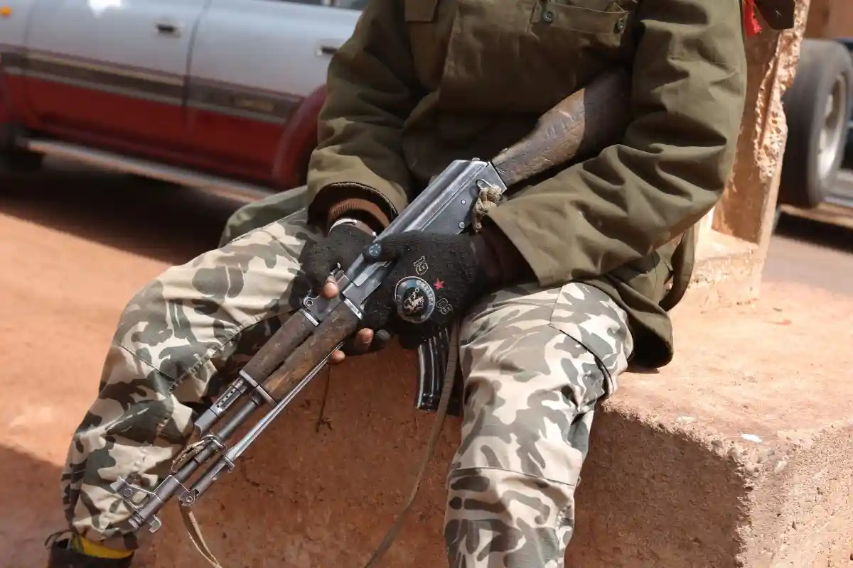 Мали освободила трех ивуарийских солдат. Фото: ymphotos / Shutterstock.com