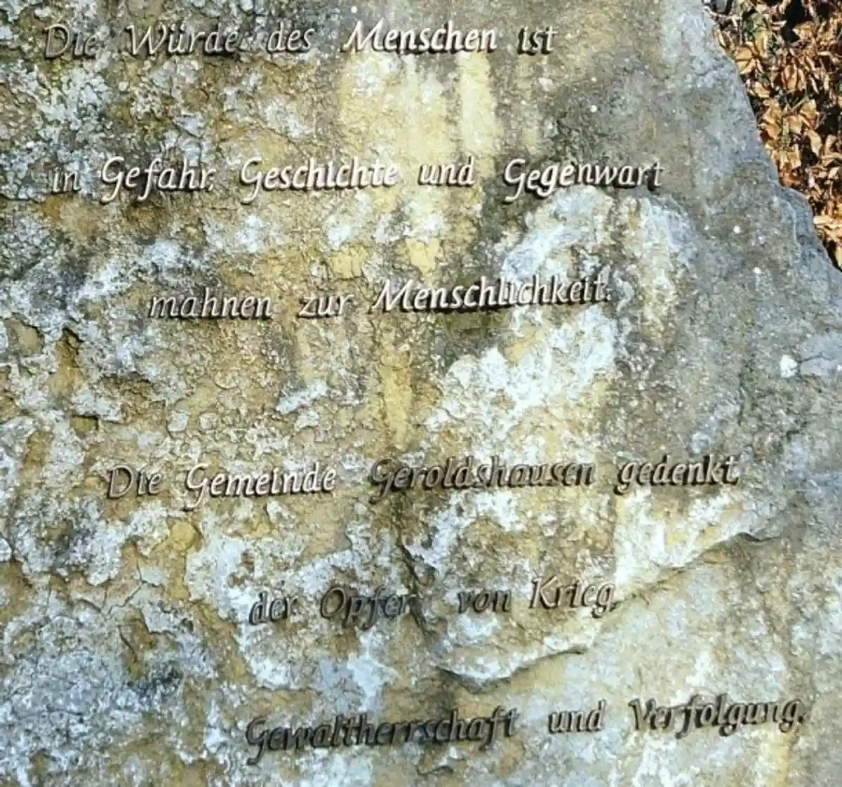 Мемориальный камень в Герольдсхаузене Фото: geroldshausen.de
