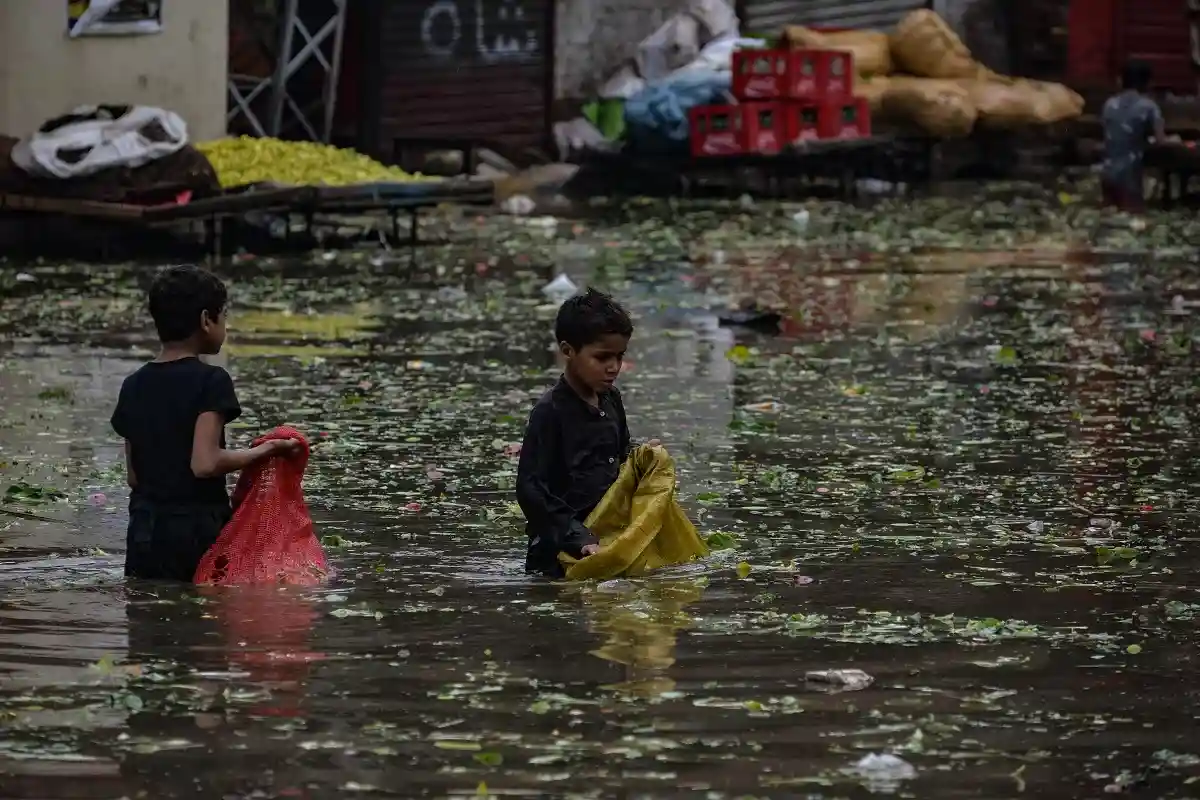 Число жертв наводнений в Пакистане превысило 1300 человек