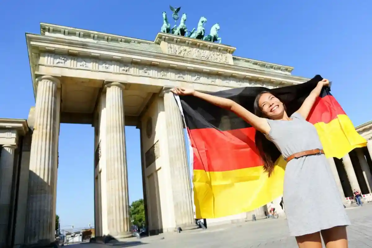 Безопасные страны для женщин, путешествующих в одиночку: Германия занимает только 25-е место. Фото: Maridav / shutterstock.com