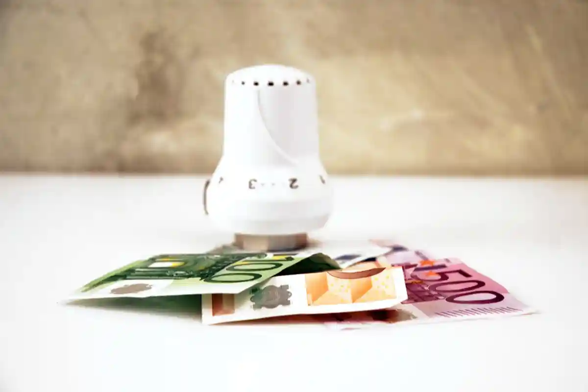 Третий пакет помощи предусматривает выплаты домохозяйствам. Фото: Sinuswelle / Shutterstock.