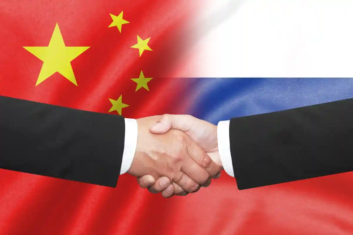 Владимир Путин и Си Цзиньпин обсудят Украину и Тайвань. Фото: charnsitr / Shutterstock.com