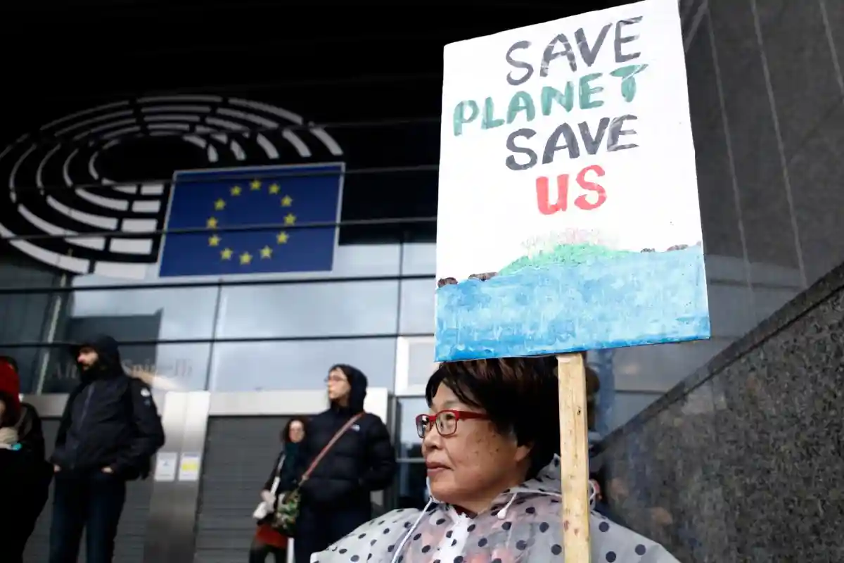 ЕС обновит климатическую цель Парижского соглашения. Фото: Alexandros Michailidis / Shutterstock.com