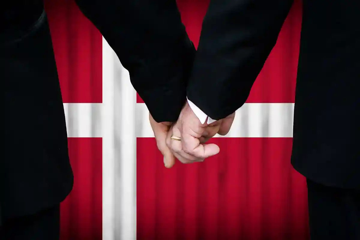 В 1989 году Дания стала первой страной в мире, где были юридически признаны однополые пары. Фото: Muskoka Stock Photos / shutterstock.com