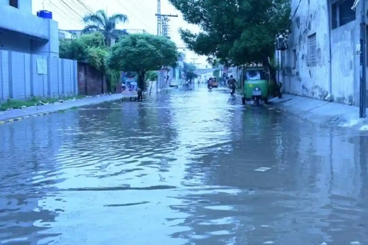 Около трети территории страны было затоплено. Фото: Images by Iftikhar / istockphoto