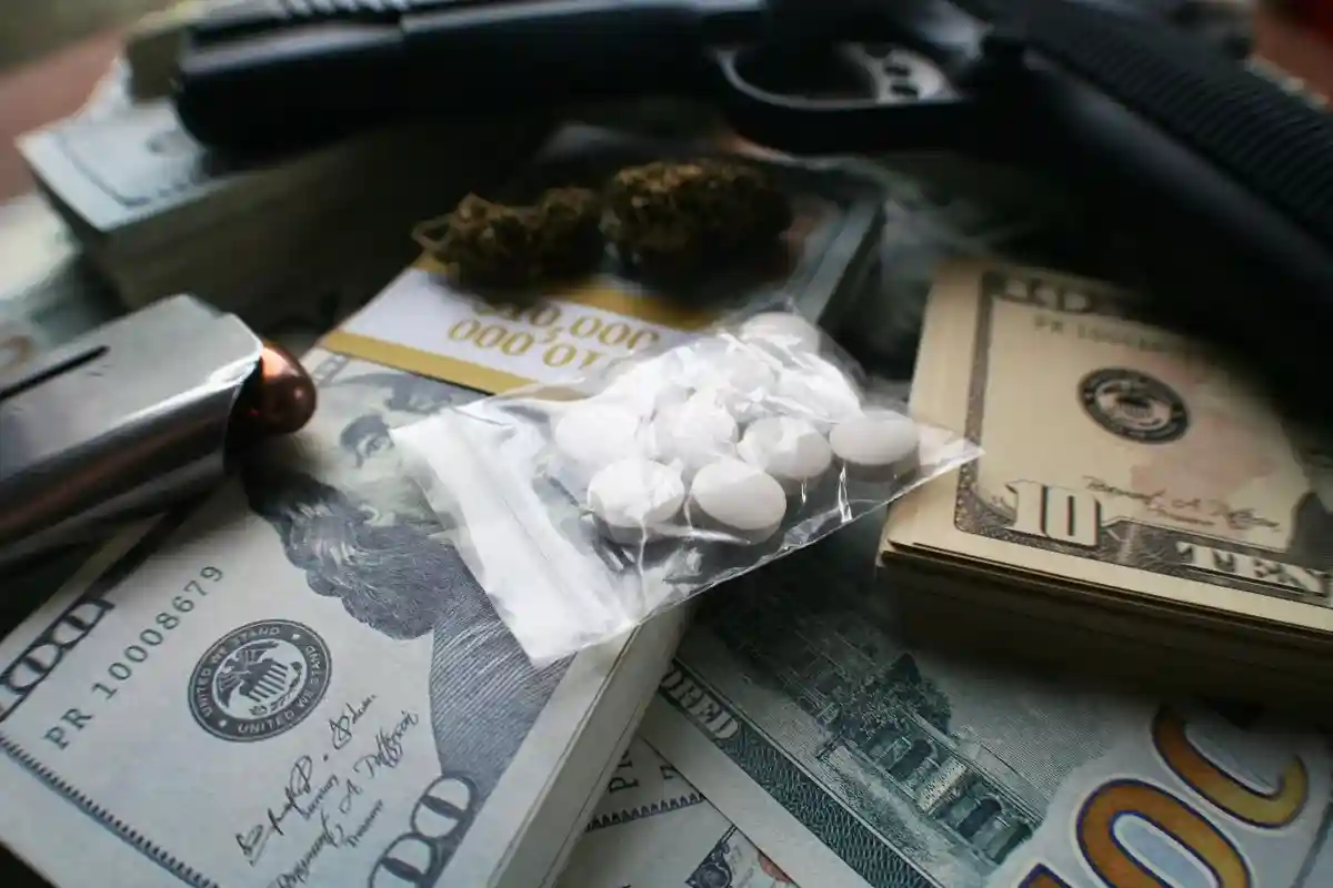 Таможенники ФРГ изъяли огромное количество наркотиков из оборота. Фото: ShutterstockProfessional / Shutterstock.com