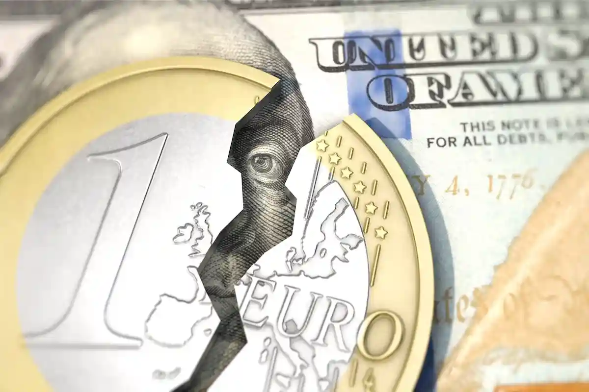 Евро достигнет новый минимумов