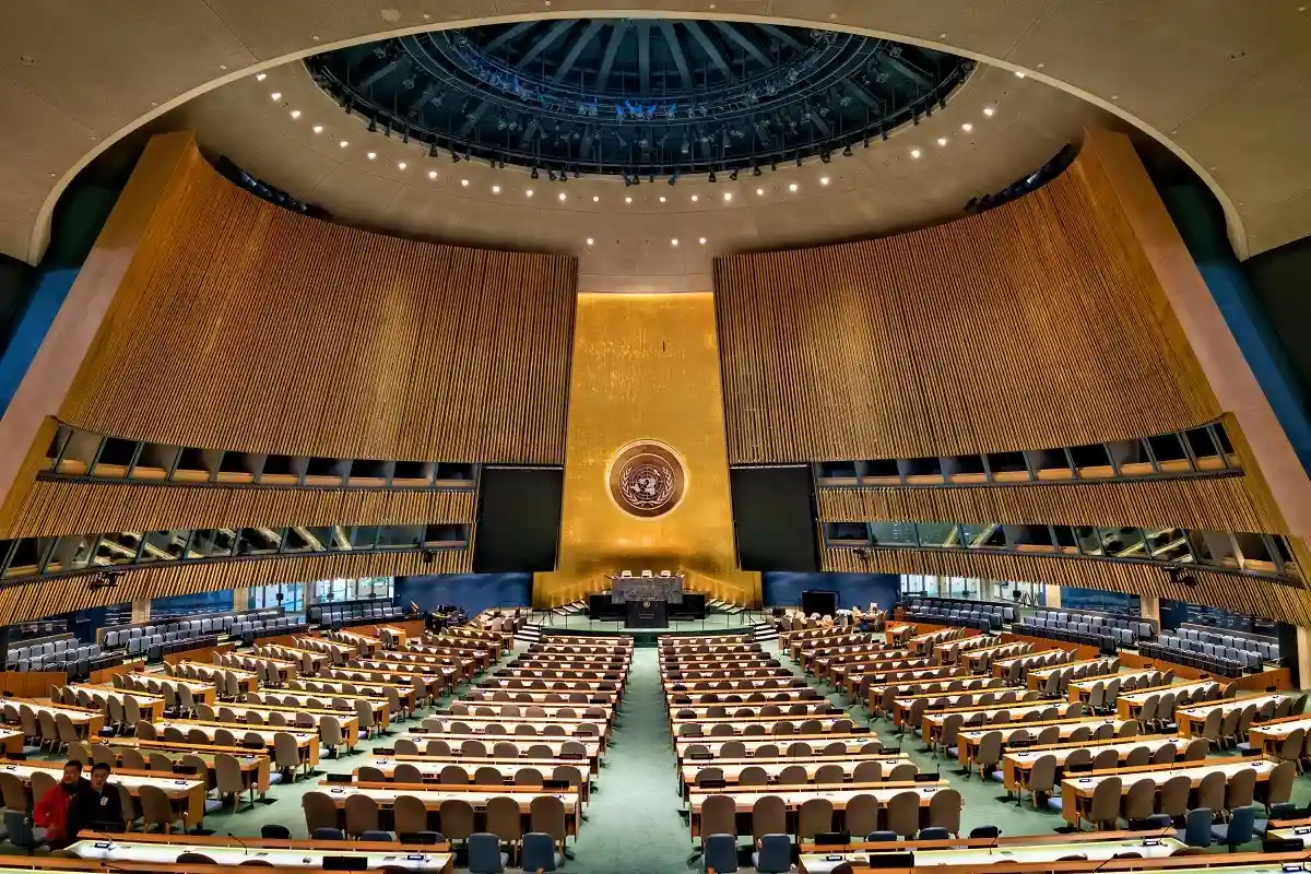 Генассамблея ООН. Дискуссия во время кризиса