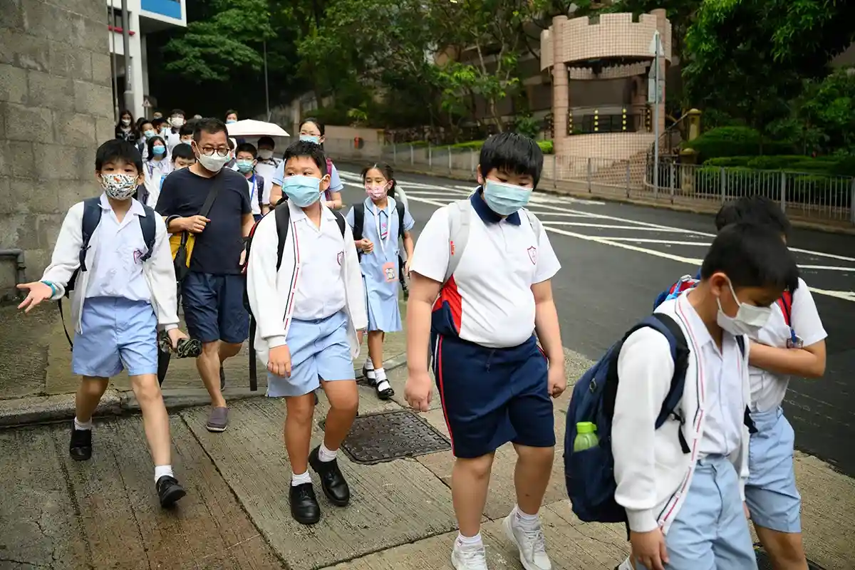 Гонконг не стал закрывать школы