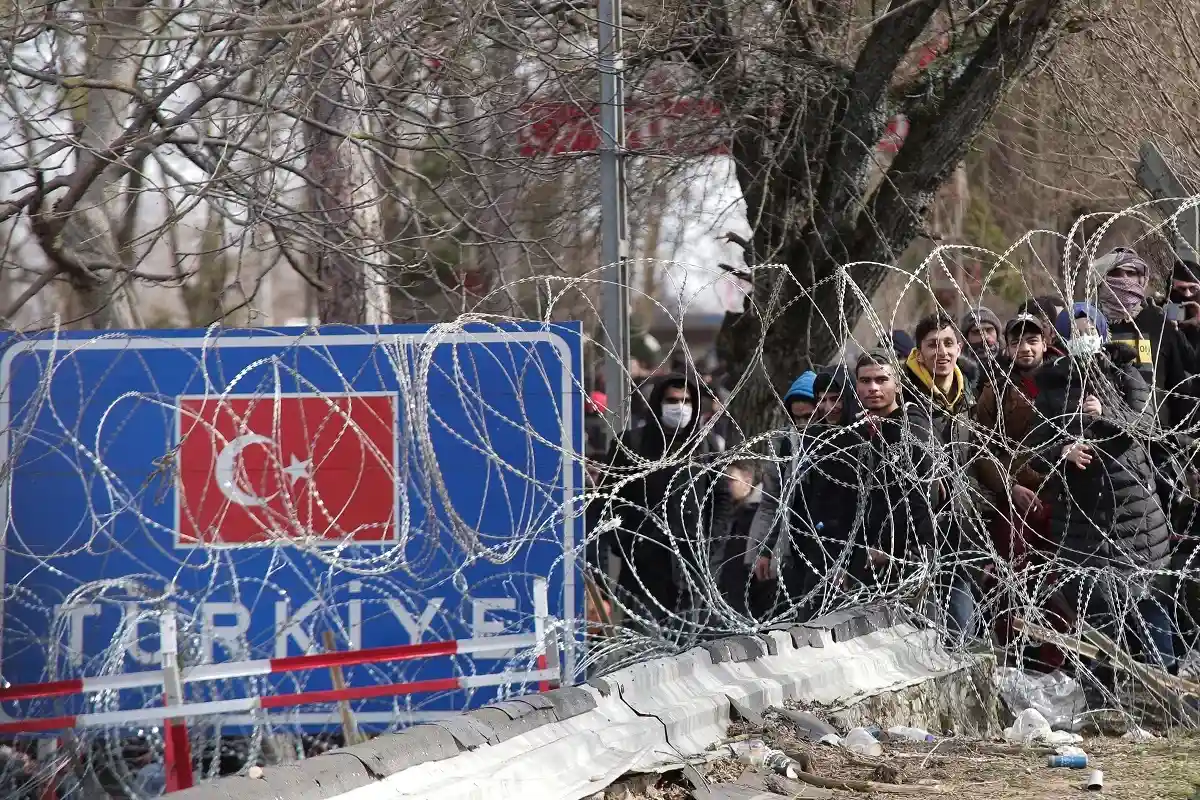 Греция расширит забор на сухопутной границе с Турцией