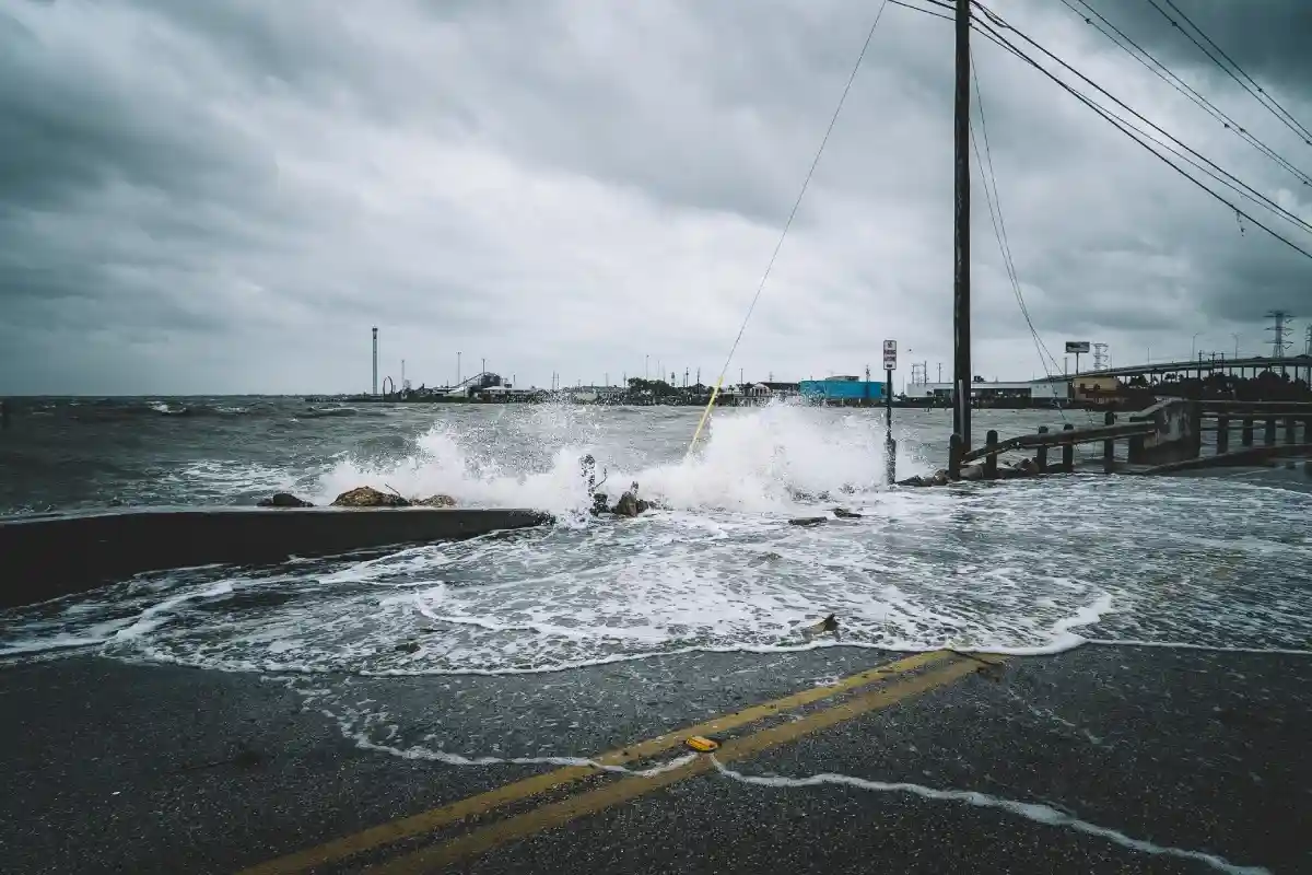 Ураган «Фиона» оставил Пуэрто-Рико без электричества. Фото: Cire notrevo / Shutterstock.com