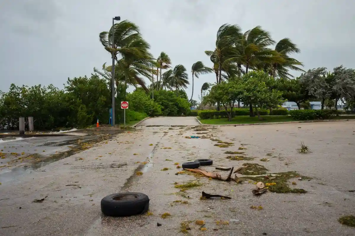 ​​Ураган «Фиона» добрался до Доминиканы. Фото: Mia2you / Shutterstock.com