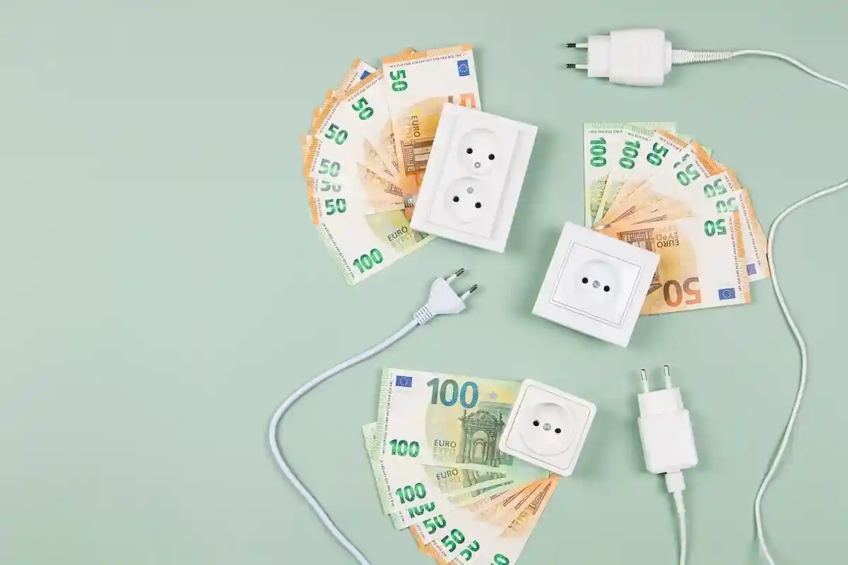 Имеются открытые вопросы касательно сдерживания цен на электроэнергию. Фото: Veja / Shutterstock.com