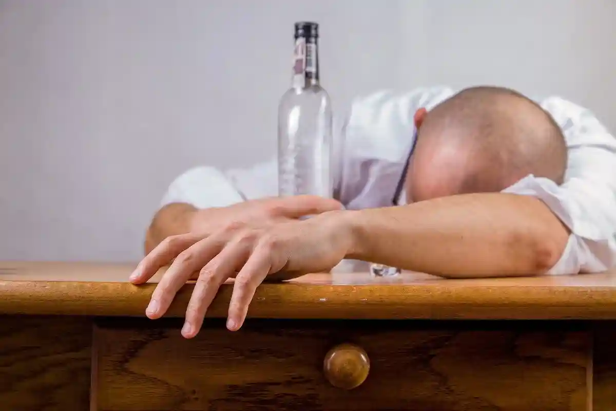 Как снять утренний стресс: отказаться от употребления алкоголя вечером. Фото: jarmoluk / pixabay.com