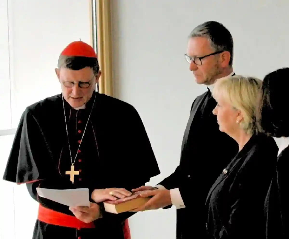 Кельнского кардинала обвиняют в даче ложных показаний. Вельки (слева) якобы скрыл, что был знаком с делом Пильца ранее. Фото: wikimedia.org