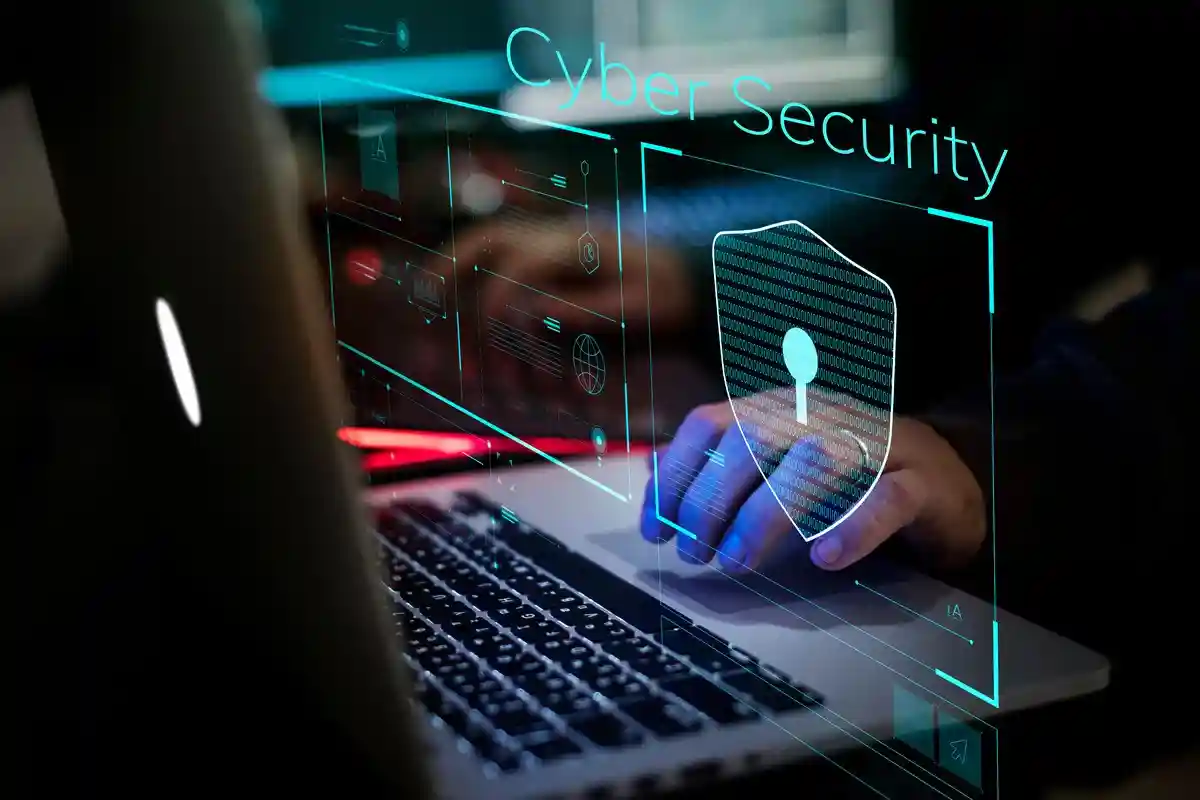 Отчет: Американские предприятия подвергаются 42 кибератакам в год
