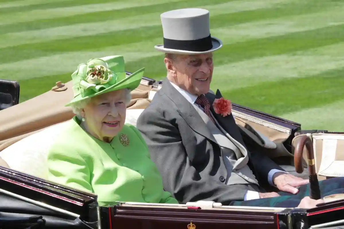 Брак по-королевски: история любви принца Филиппа и Елизаветы II фото 1