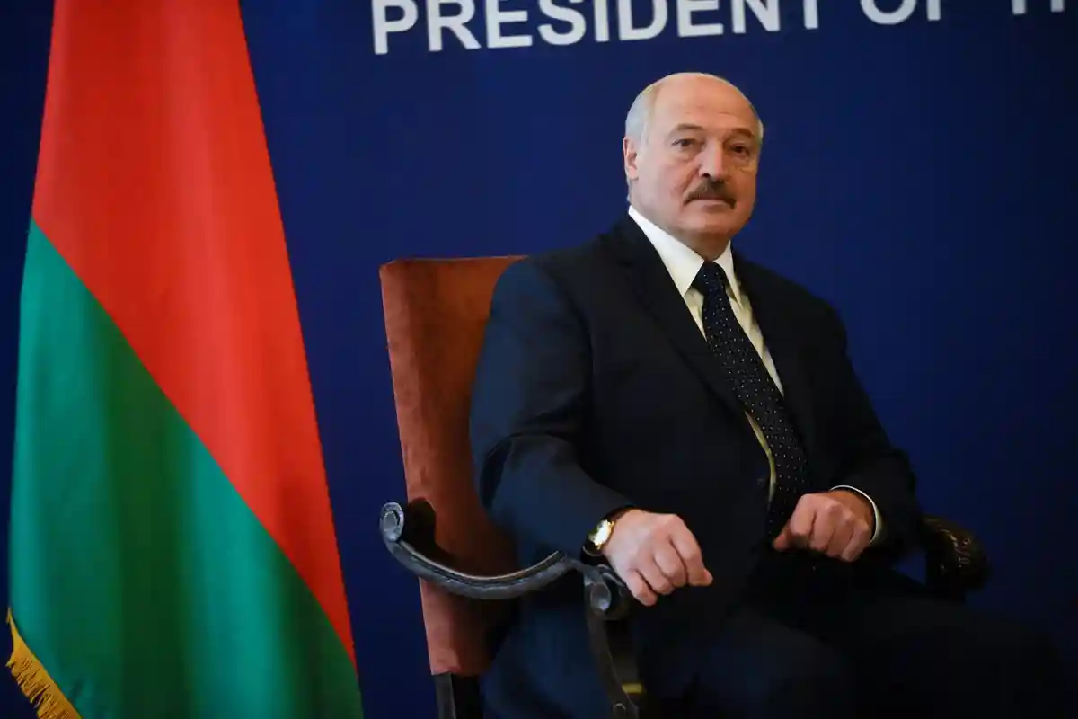 Лукашенко показал «первый белорусский ноутбук» (правда, только на 12%)