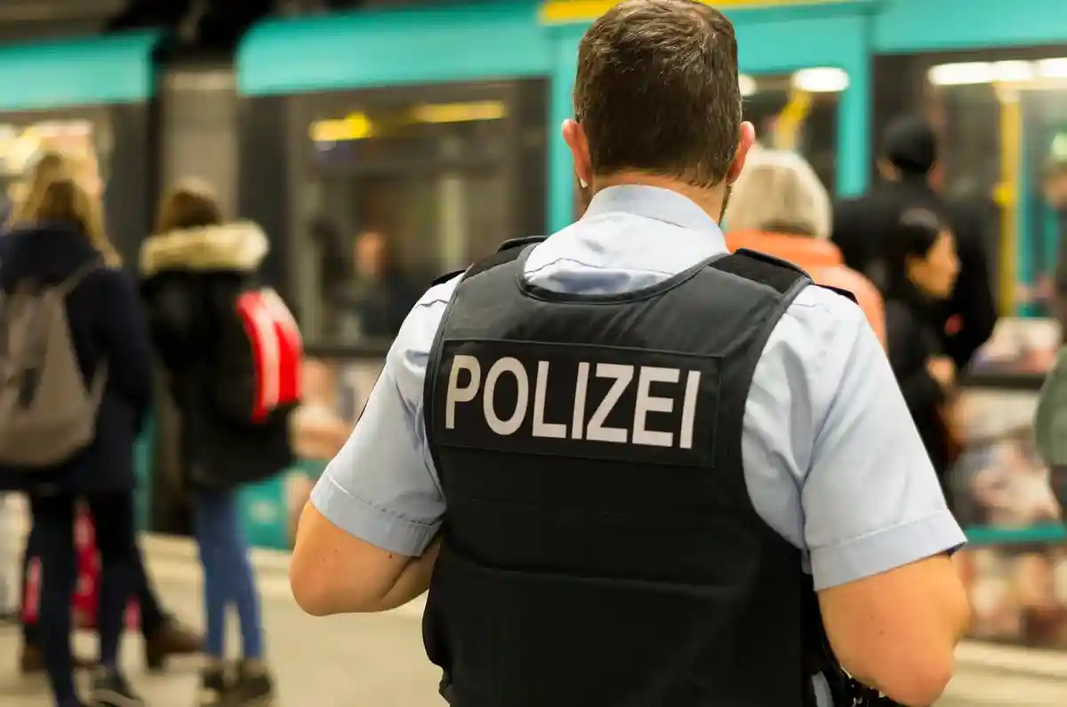 Мужчину арестовали после попытки купить билет за 9 евро