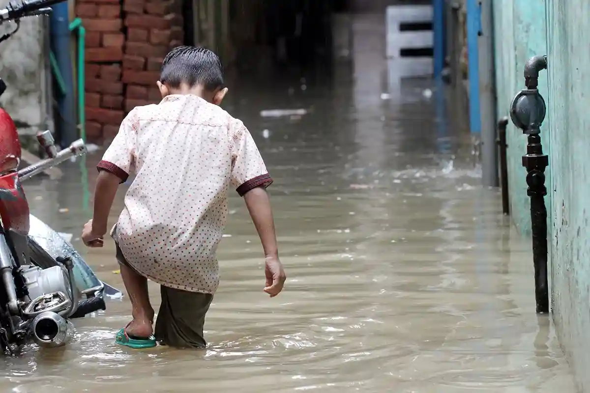 Наводнения в Пакистане стали причиной массовой болезни. Фото: Graphic_Plus / shutterstock.com