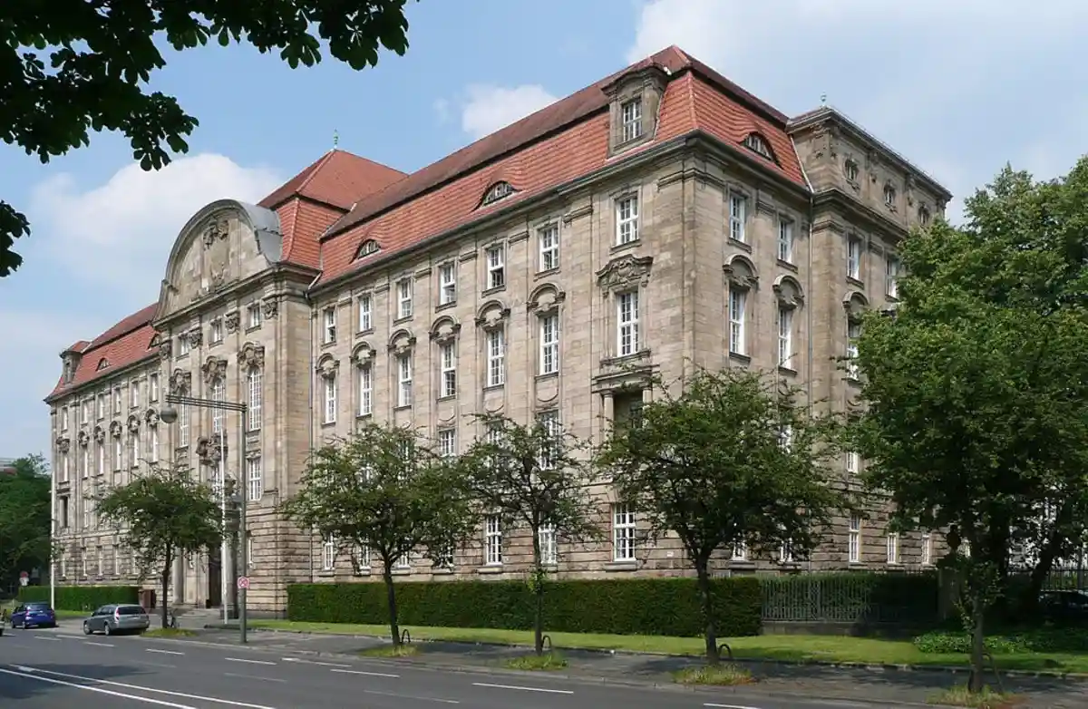 Немецкий суд приговорил. Фото: Karl-Heinz Meurer / wikimedia.org