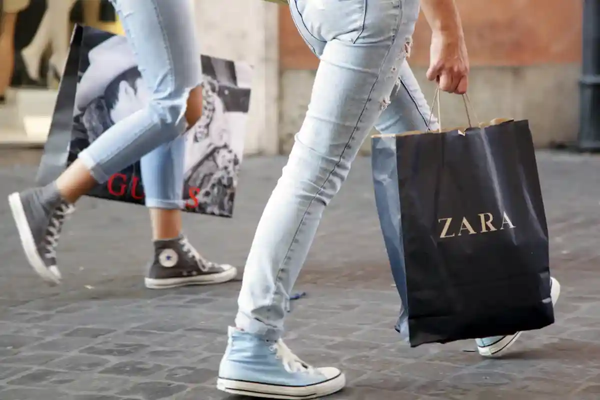 Прибыль бренда Zara выросла выше ожиданий аналитиков. Фото: Sara Sette / Shutterstock