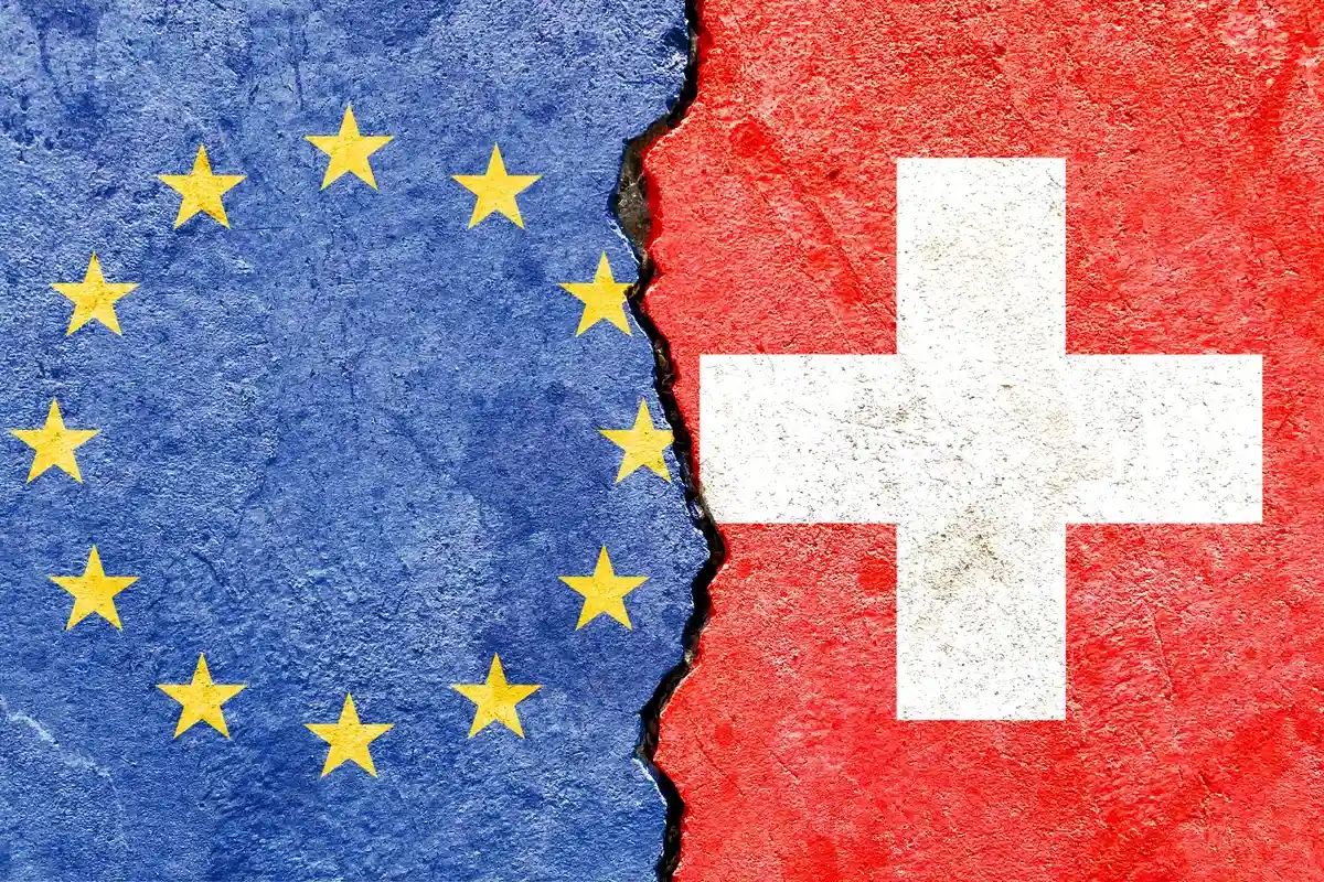 Швейцария не собирается вступать в НАТО, но планирует укрепить сотрудничество. Фото: helloRuby / Shutterstock.com